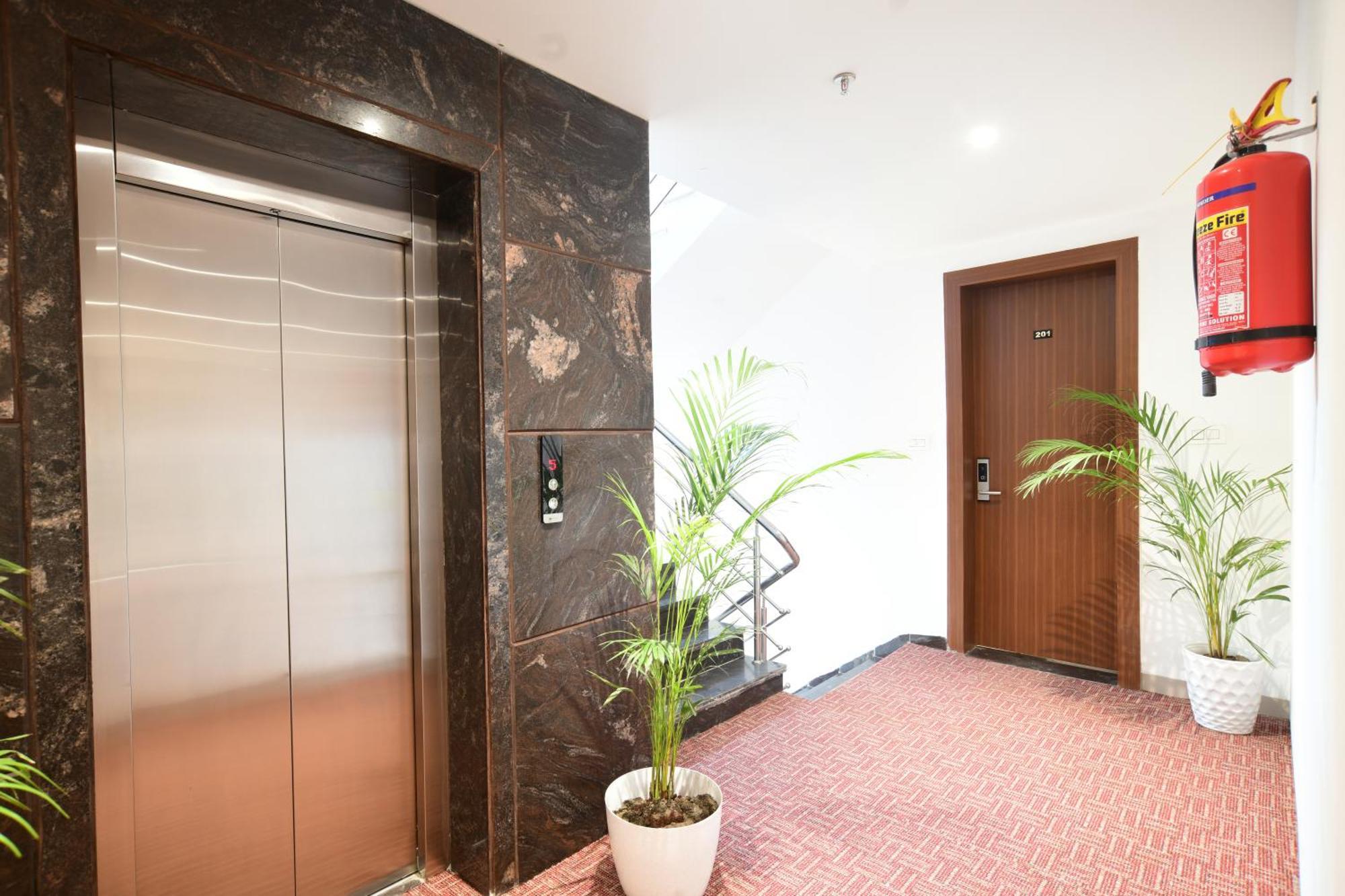 Aceotel Premier, Vijay Nagar Indaur Exteriér fotografie